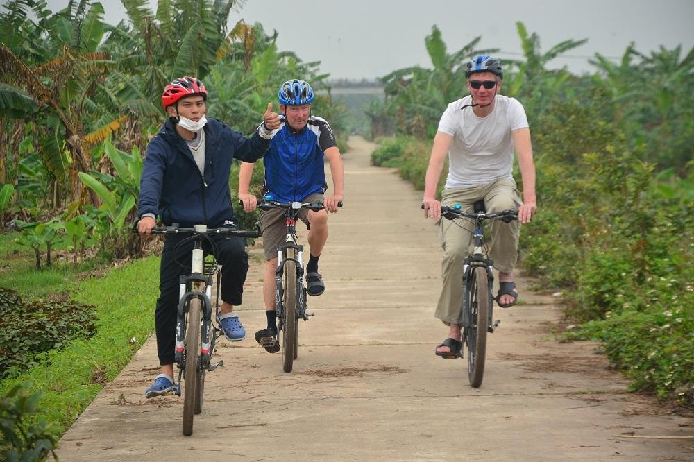 Bike Ride Hanoi 1 Day But Thap Bat Trang